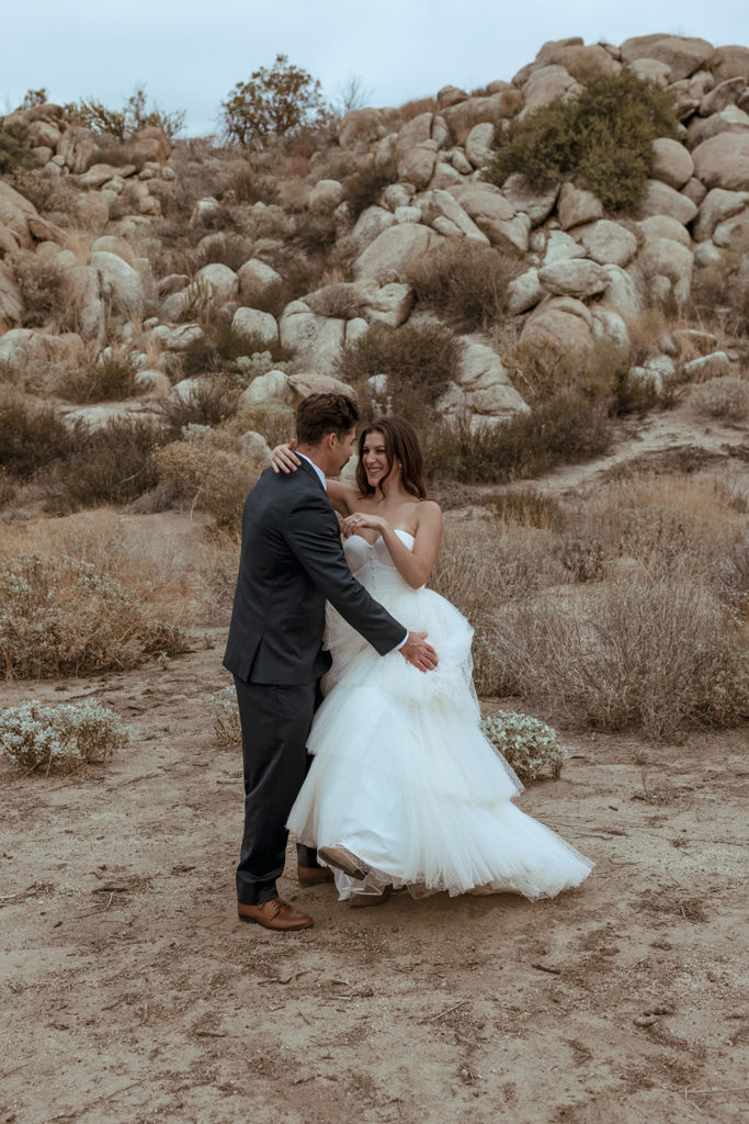 wedding photos in desert